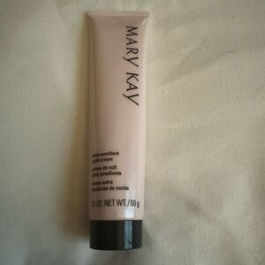 New Mary Kay Extra Emollient Night Cream